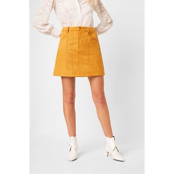 NWT French Connection Bahati Faux Suedette Mini Skirt in Golden Oak, Size 6 - Picture 1 of 13